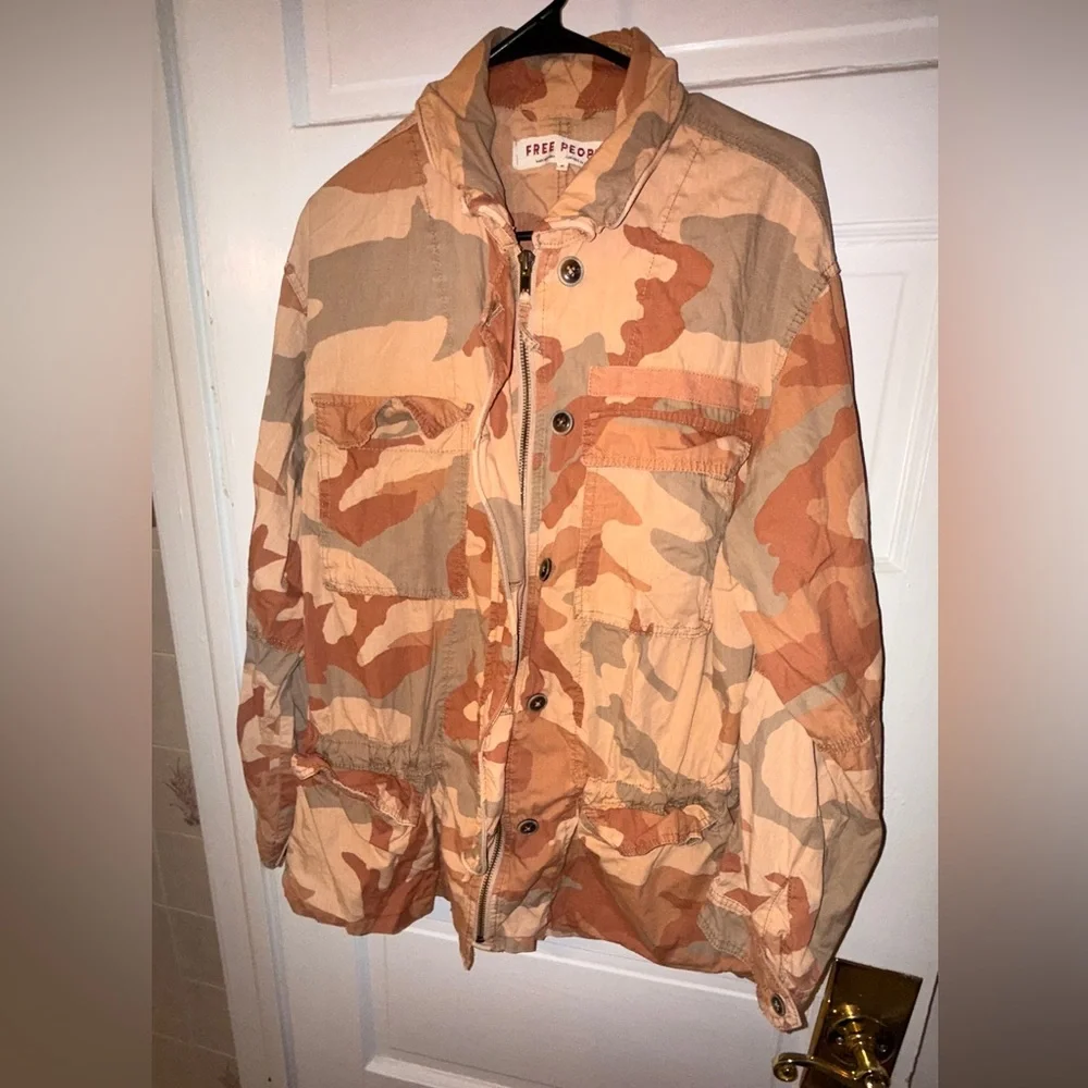 FREE PEOPLE Women’s Tan Camo Lead The Way Zip Front Jacket Size S